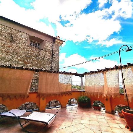 Un Piccolo Castello Medioevale Vicino 5 Terre Vila Giucano Exterior foto