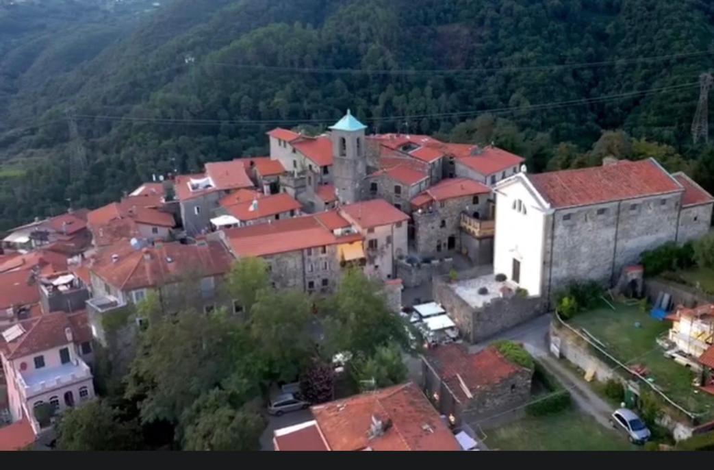 Un Piccolo Castello Medioevale Vicino 5 Terre Vila Giucano Exterior foto