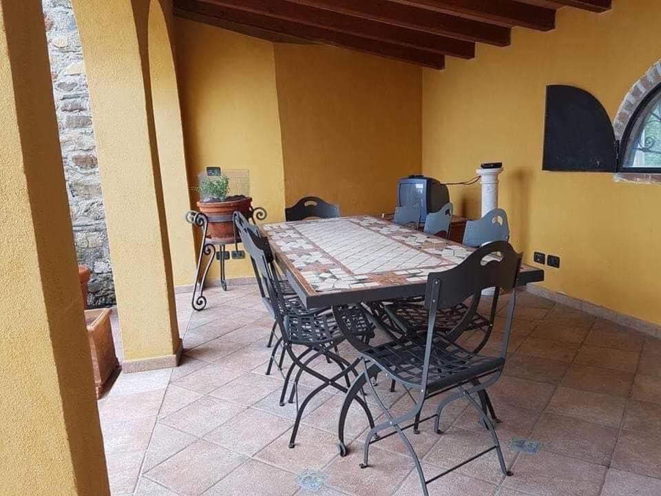 Un Piccolo Castello Medioevale Vicino 5 Terre Vila Giucano Exterior foto